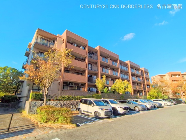 愛知県日進市香久山４丁目のマンション『日進香久山社の街106号棟』外観写真 2025年10月28日撮影
