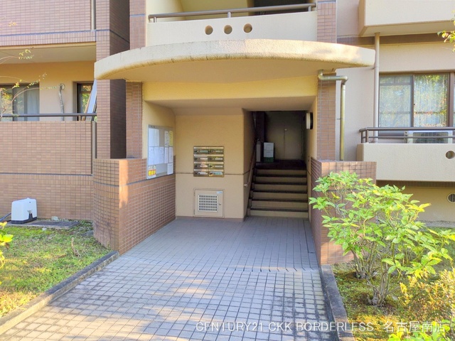 愛知県日進市香久山４丁目のマンション『日進香久山社の街106号棟』外観写真 2025年10月28日撮影