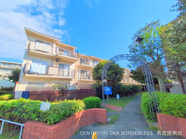 愛知県名古屋市緑区鳴海町字伝治山のマンション『タウン伝治山7棟』外観写真 2025年10月26日撮影