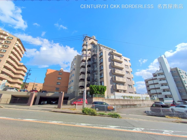 愛知県日進市浅田平子３丁目のマンション『キングスコート赤池』外観写真 2025年11月9日撮影