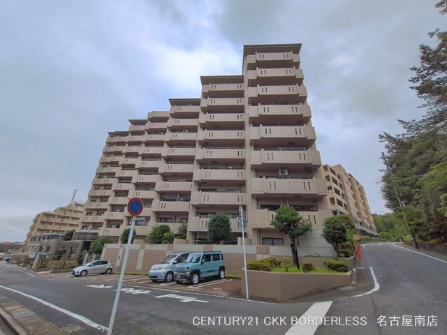 愛知県日進市栄４丁目のマンション『グローリアスヒルズ日進第五』外観写真 2026年7月1日撮影