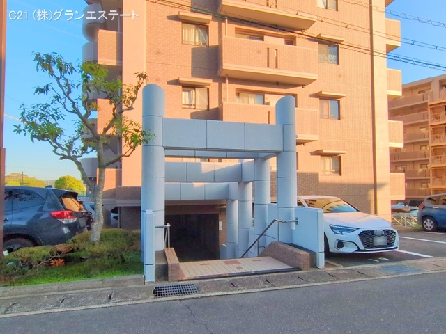 愛知県岡崎市大西町字仁田のマンション『シャトー岡崎II番館』外観写真 2025年10月26日撮影