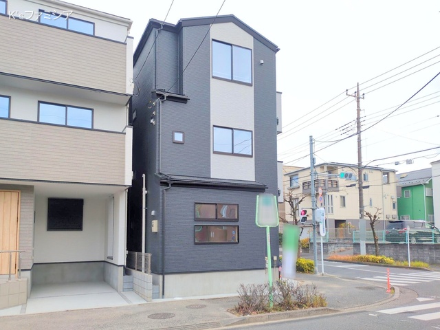 埼玉県さいたま市緑区東浦和４丁目の新築戸建て完成写真 2025年12月10日撮影