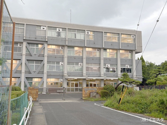長久手市立長久手中学校 距離620m
