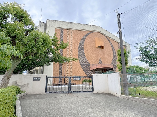 名古屋市立上社中学校 距離1800m