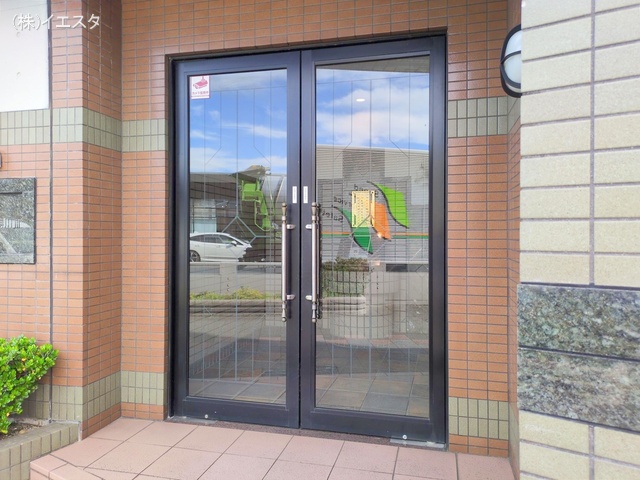 愛知県春日井市大和通１丁目のマンション『シャトー勝川III』エントランス写真 2025年11月5日撮影