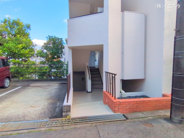 愛知県名古屋市名東区にじが丘１丁目のマンション『荘苑星ヶ丘』外観写真 2025年11月9日撮影