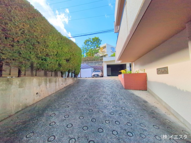 愛知県名古屋市名東区にじが丘１丁目のマンション『荘苑星ヶ丘』外観写真 2025年11月9日撮影