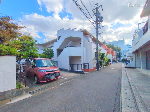 愛知県名古屋市名東区にじが丘１丁目のマンション『荘苑星ヶ丘』外観写真 2025年11月9日撮影