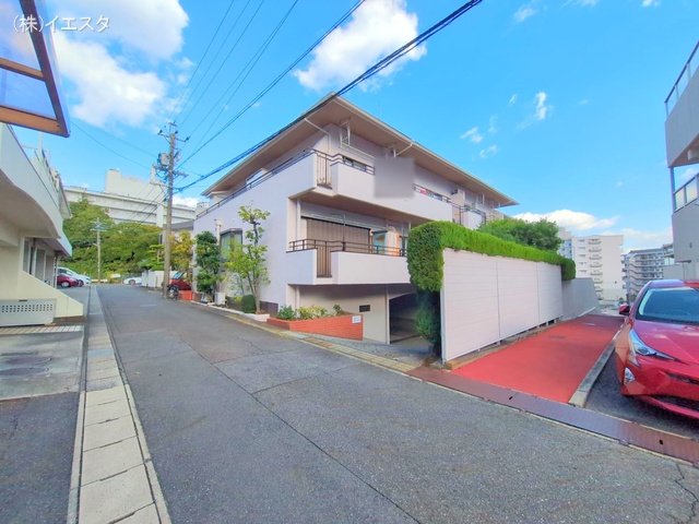 愛知県名古屋市名東区にじが丘１丁目のマンション『荘苑星ヶ丘』外観写真 2025年11月9日撮影