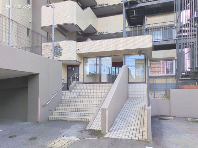 愛知県日進市浅田平子３丁目のマンション『キングスコート赤池』外観写真 2025年11月9日撮影