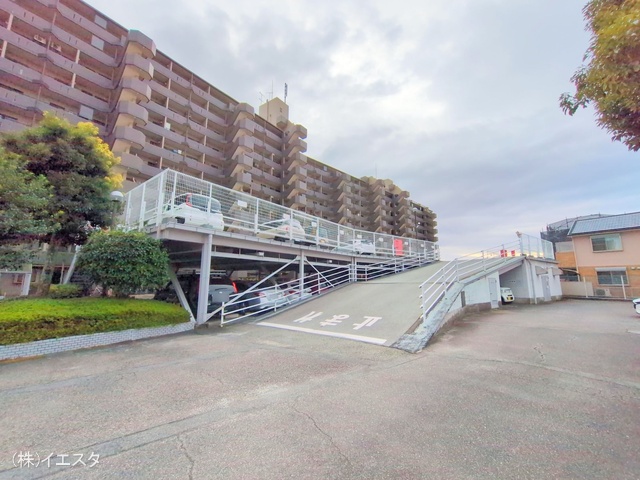 愛知県尾張旭市井田町3丁目のマンション『ラビデンス尾張旭光和』外観写真 2024年12月10日撮影