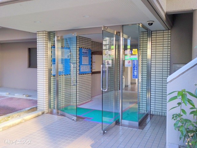 愛知県春日井市八事町３丁目のマンション『グローリアスハイツ春日井』エントランス写真 2025年1月20日撮影