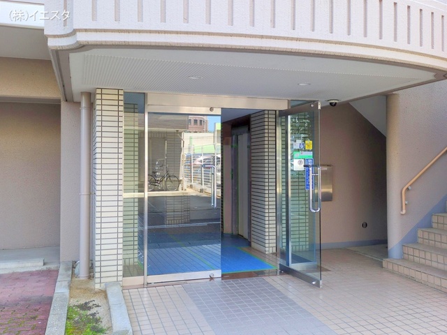 愛知県春日井市八事町３丁目のマンション『グローリアスハイツ春日井』エントランス写真 2025年5月7日撮影