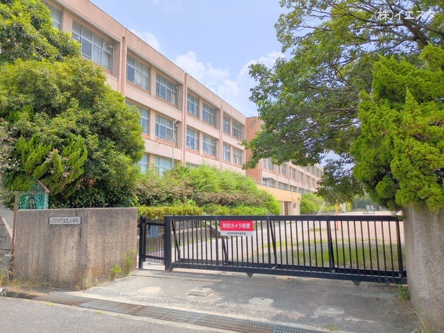 尾張旭市立旭小学校 距離1000m