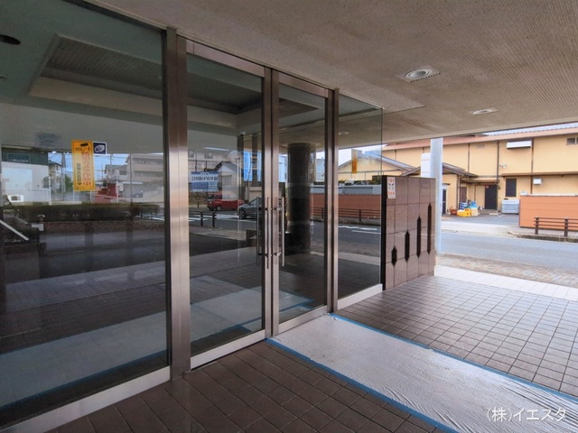 愛知県長久手市鴨田のマンション『ファミール藤ヶ丘2番館』エントランス写真 2026年3月1日撮影