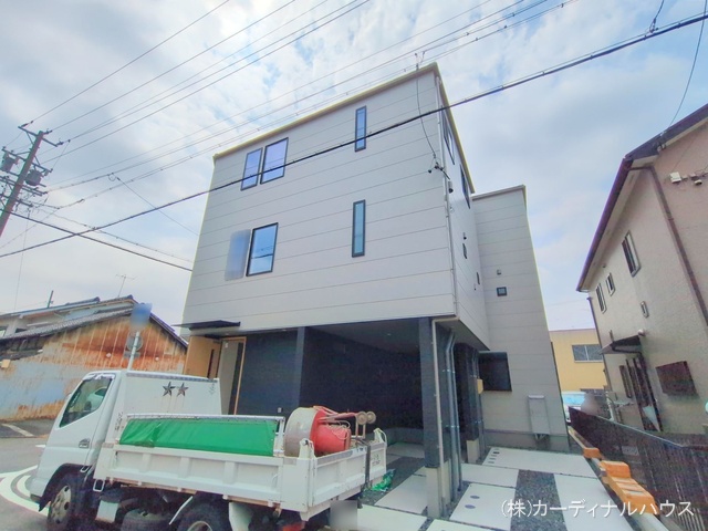 愛知県名古屋市中川区露橋2丁目の新築戸建て完成写真 2025年8月13日撮影