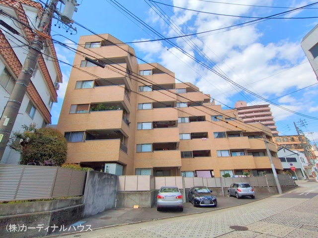 愛知県名古屋市千種区菊坂町２丁目のマンション『ライオンズマンション覚王山』外観写真 2025年4月2日撮影