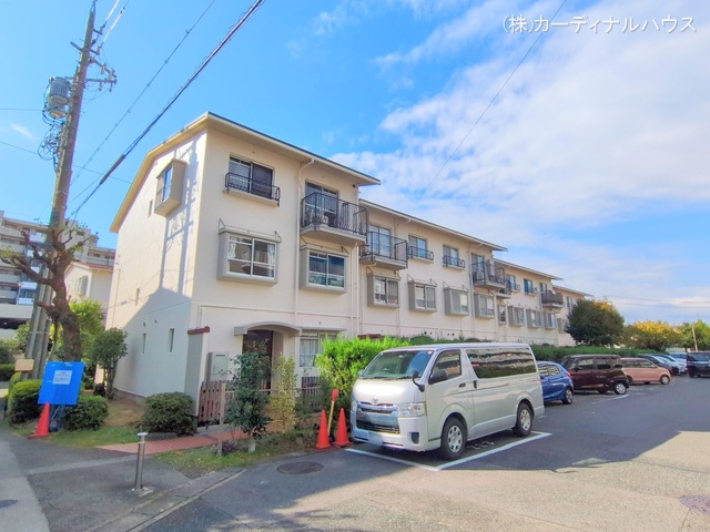愛知県名古屋市緑区鳴海町字伝治山のマンション『タウン伝治山7棟』外観写真 2025年10月26日撮影