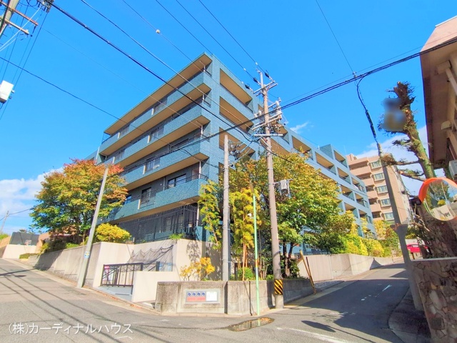愛知県名古屋市千種区向陽町２丁目のマンション『パークハイム覚王山』外観写真 2025年11月9日撮影