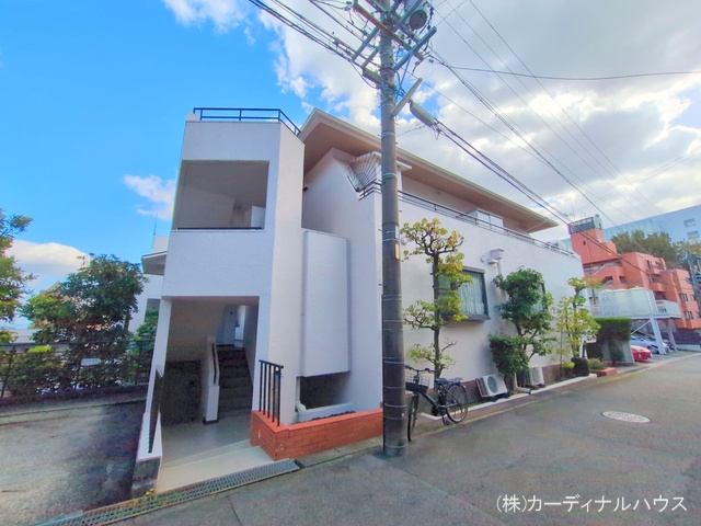 愛知県名古屋市名東区にじが丘１丁目のマンション『荘苑星ヶ丘』外観写真 2025年11月9日撮影