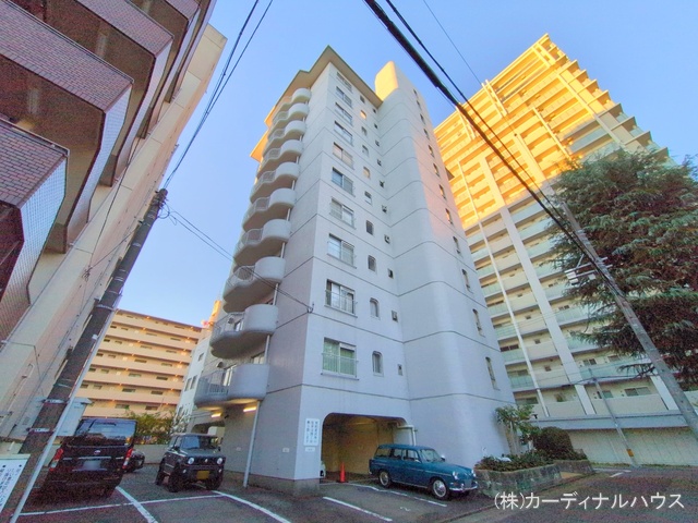 愛知県名古屋市東区泉２丁目のマンション『七小レックスマンション』外観写真 2024年12月8日撮影