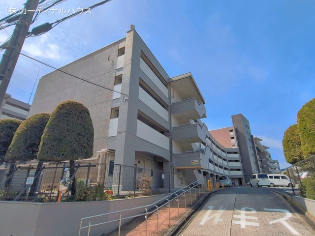 愛知県名古屋市名東区社口1丁目のマンション『上社北住宅1号棟』外観写真 2026年3月23日撮影