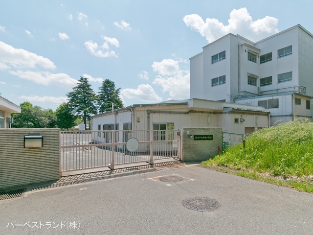 横浜市立岡津小学校　距離530m