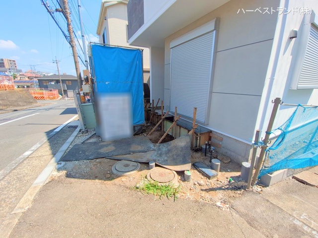 神奈川県横浜市旭区白根７丁目の新築戸建て外構写真 2025年7月23日撮影