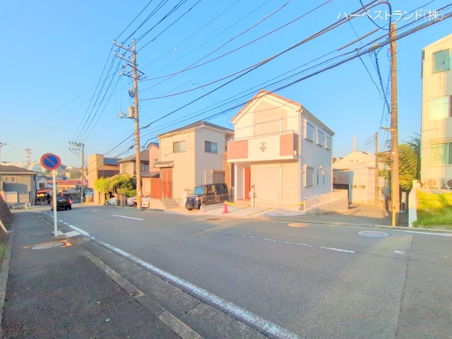 神奈川県横浜市旭区白根７丁目の新築戸建て完成写真 2025年9月16日撮影