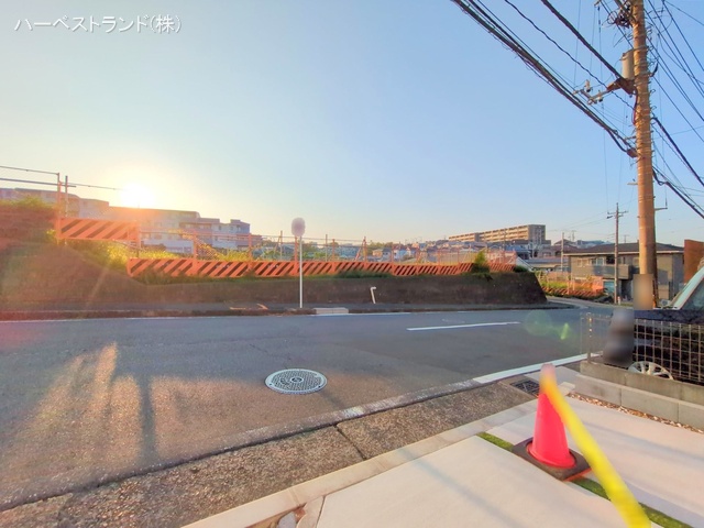 神奈川県横浜市旭区白根７丁目の新築戸建て完成写真 2025年9月16日撮影