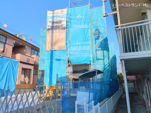 神奈川県横浜市旭区白根6丁目の新築戸建てシート写真 2025年4月28日撮影