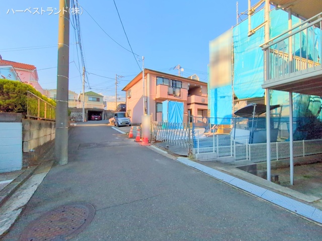 神奈川県横浜市旭区白根6丁目の新築戸建てシート写真 2025年4月28日撮影
