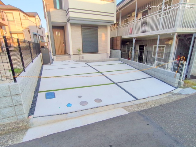 神奈川県横浜市旭区白根６丁目の新築戸建て完成写真 2025年9月16日撮影