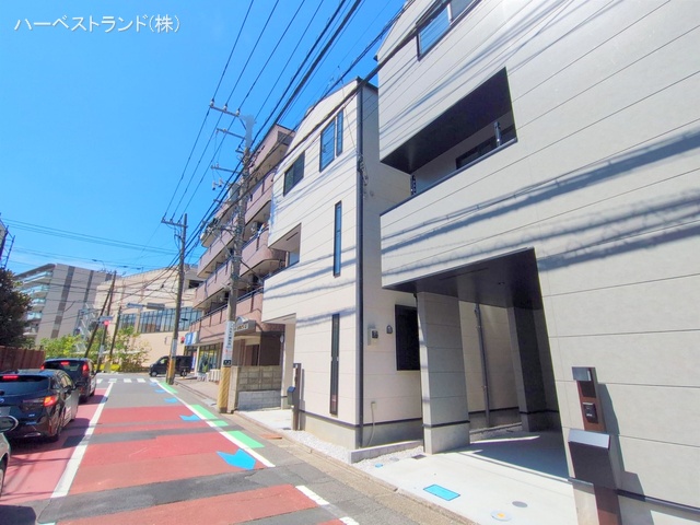 神奈川県川崎市幸区塚越２丁目の新築戸建て完成写真 2025年8月14日撮影