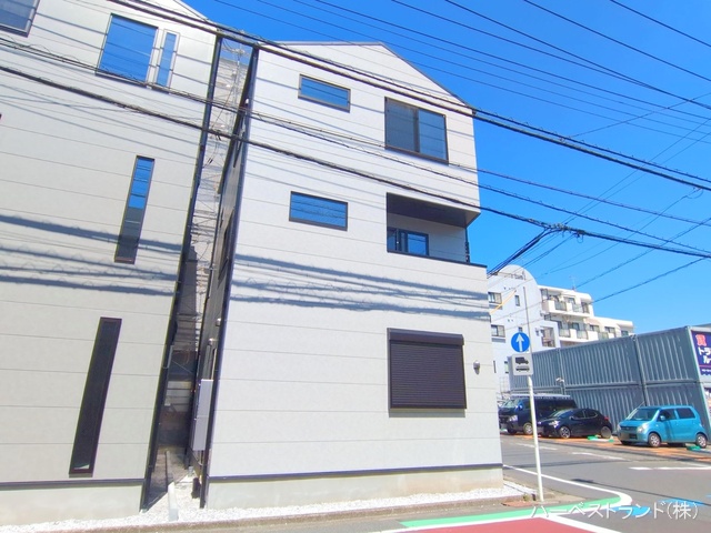 神奈川県川崎市幸区塚越２丁目の新築戸建て完成写真 2025年8月14日撮影