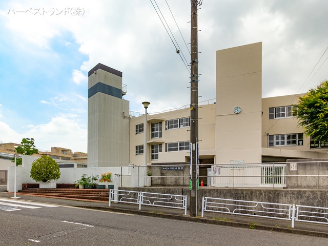 横浜市立川和中学校 距離1600m