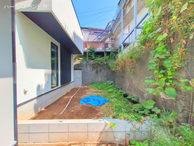 神奈川県横浜市鶴見区北寺尾１丁目の新築戸建て外構写真 2025年9月15日撮影
