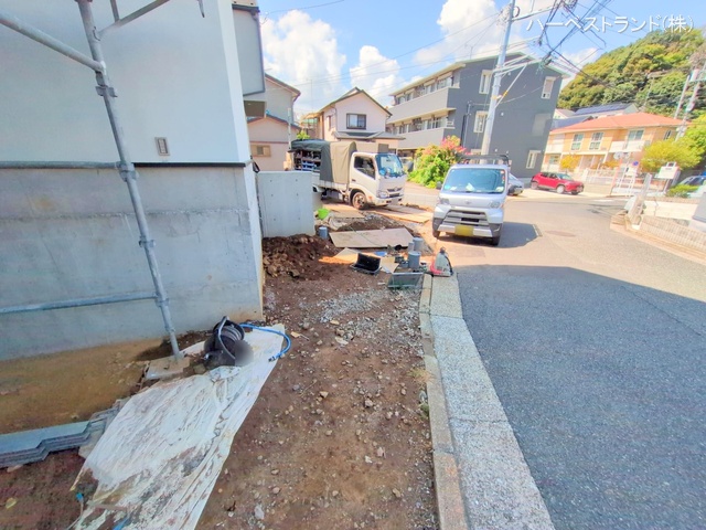 神奈川県横浜市鶴見区北寺尾１丁目の新築戸建て外構写真 2025年9月15日撮影
