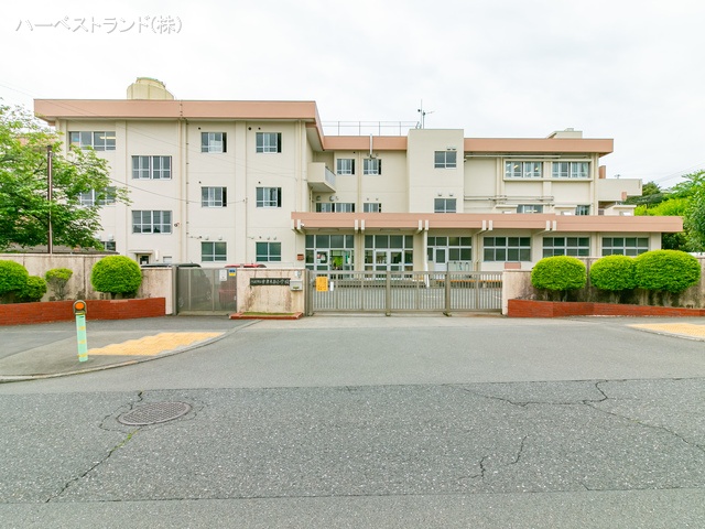 八王子市立宇津木台小学校　距離1050m