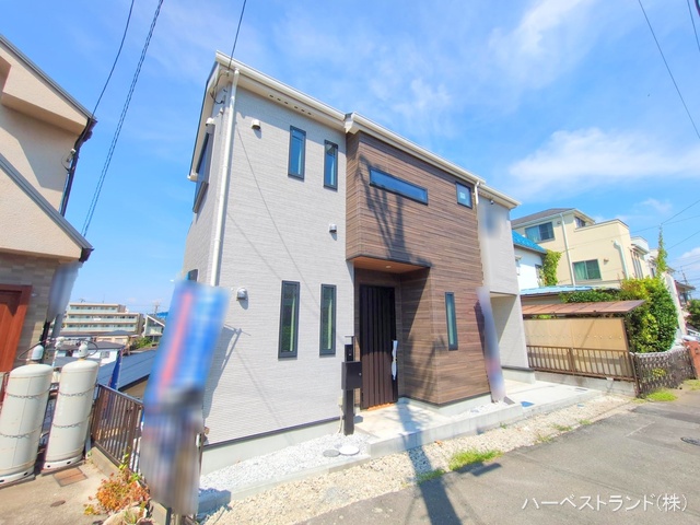 神奈川県横浜市旭区二俣川２丁目の新築戸建て完成写真 2025年8月19日撮影