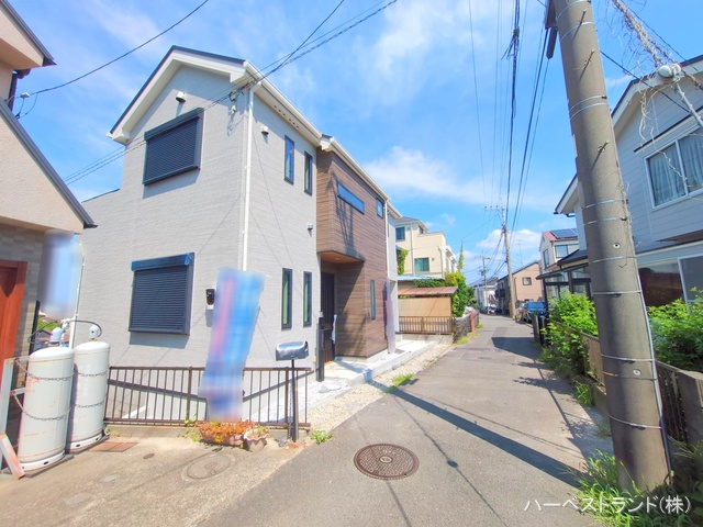 神奈川県横浜市旭区二俣川２丁目の新築戸建て完成写真 2025年8月19日撮影