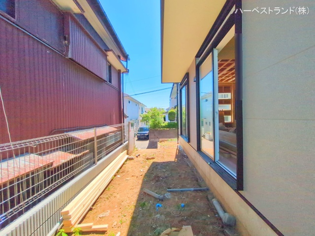 神奈川県横浜市神奈川区菅田町の新築戸建て外構写真 2025年7月24日撮影