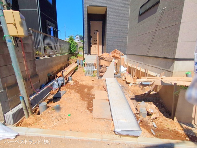 神奈川県横浜市神奈川区菅田町の新築戸建て外構写真 2025年7月24日撮影