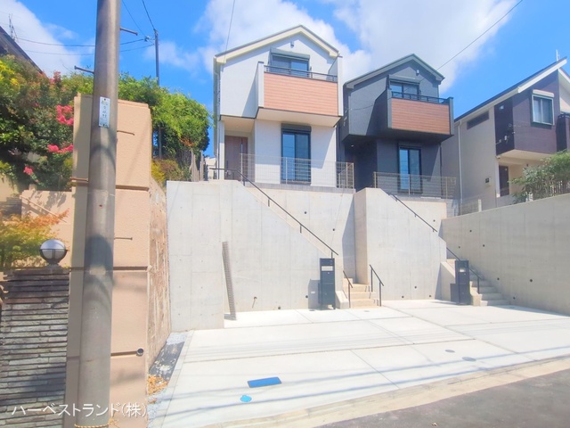 神奈川県横浜市港北区篠原北１丁目の新築戸建て完成写真 2025年8月28日撮影