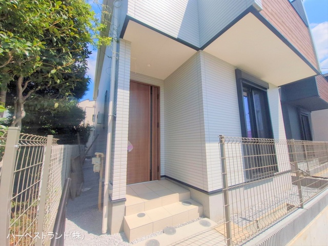 神奈川県横浜市港北区篠原北１丁目の新築戸建て完成写真 2025年8月28日撮影