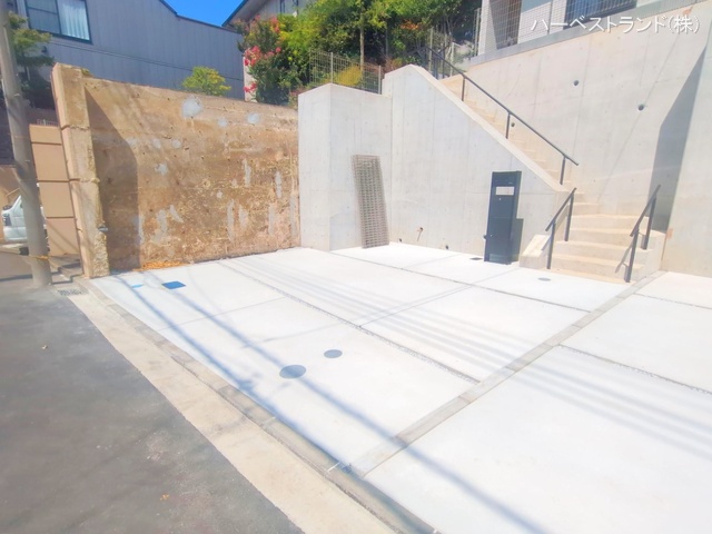 神奈川県横浜市港北区篠原北１丁目の新築戸建て完成写真 2025年8月28日撮影