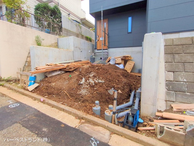 神奈川県横浜市都筑区荏田南３丁目の新築戸建て外構写真 2025年10月22日撮影