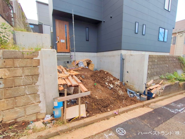 神奈川県横浜市都筑区荏田南３丁目の新築戸建て外構写真 2025年10月22日撮影