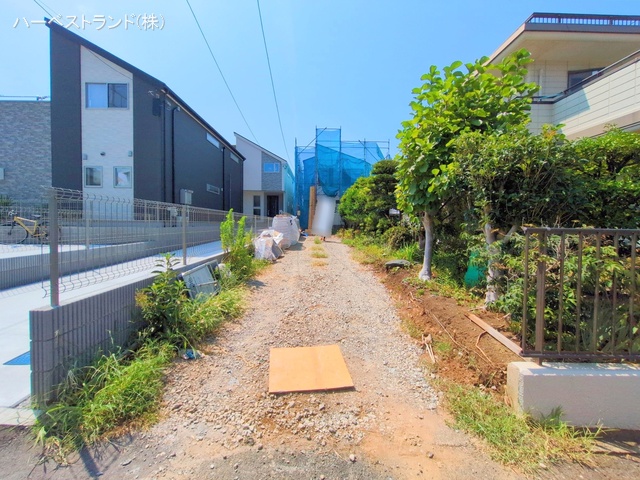 神奈川県横浜市都筑区荏田南３丁目の新築戸建てシート写真 2025年8月25日撮影